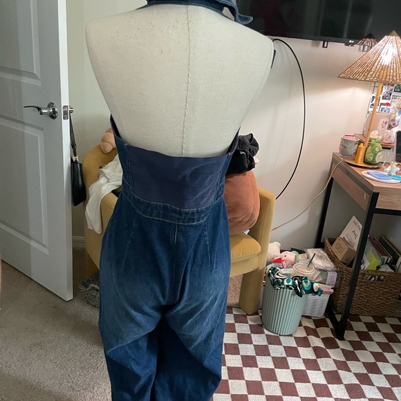 Alice + Olivia Jersey-trimmed Stretch-denim Halterneck Jumpsuit - Mid denim - Picture 10 of 13